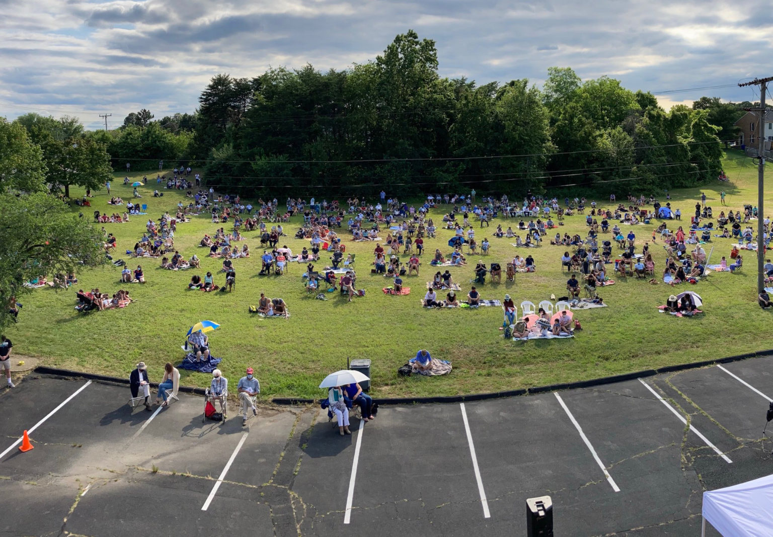 Capitol Hill Baptist Church held corporate worship outdoors on Sunday evenings at the property of a Southern Baptist church in Alexandria, Va., during much of last year. Photo from Twitter.